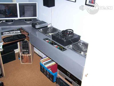 Booth: dj mamo dj booth
