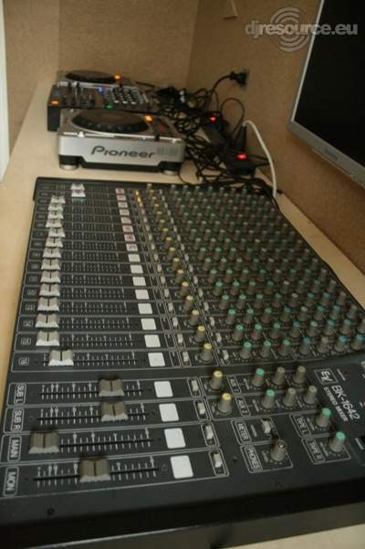 Our MEMBERS can Enlarge : djbooth 2008-7