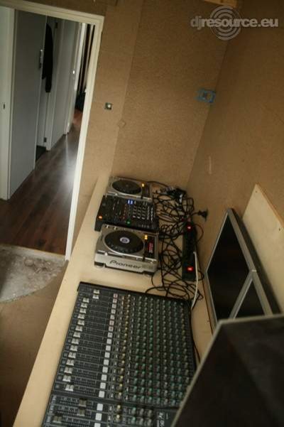Our MEMBERS can Enlarge : djbooth 2008-6