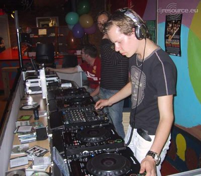 Our MEMBERS can Enlarge : Dj Booth nr. 9