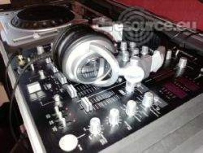 Our MEMBERS can Enlarge : djrichard-56's DJ-Booth