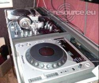 Our MEMBERS can Enlarge : djrichard-56's DJ-Booth