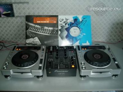 Our MEMBERS can Enlarge : Dj- Booth
