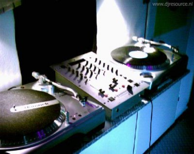 Our MEMBERS can Enlarge : DJ set