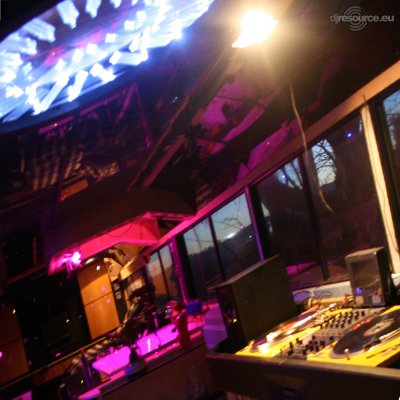 Our MEMBERS can Enlarge : the inside of my Custom DJ tour bus