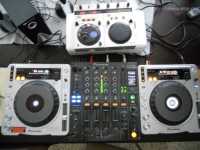 eekaat-s-DJ-Booth-Aug-10