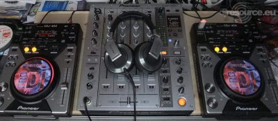 Our MEMBERS can Enlarge : janek's DJ-Booth
