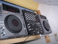 kippebotje-s-DJ-Booth-Aug-10