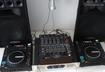 Our MEMBERS can Enlarge : my-new-dj-booth!