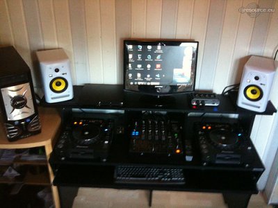 Enlarge : My DJ Booth 2011