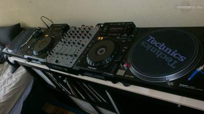 Show this booth : markvl DJ -Booth Apr'14
