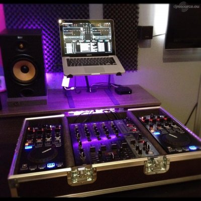 Show this booth : mgritter's DJ -Booth Nov'12