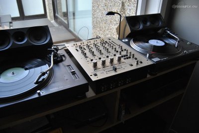 Show this booth : mightyV's DJ -Booth Apr'13