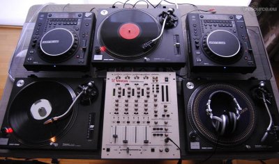 Our MEMBERS can Enlarge : Mighty V DJ-Booth