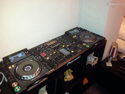 Show this booth : mikedhanpat's DJ -Booth Oct'12