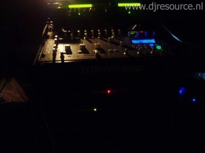 Our MEMBERS can Enlarge : set donker met flightcase