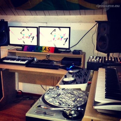 Show this booth : n00b007's DJ -Booth Oct'12