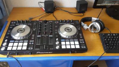Show this booth : nico445 DJ -Booth Apr'14