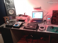 niiicola-s-DJ-Booth-Jul-10