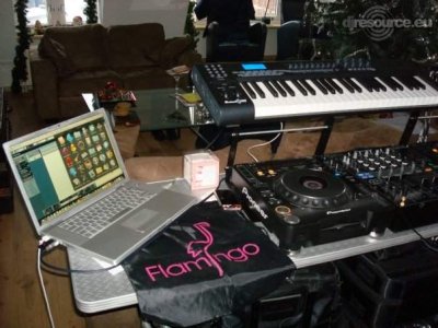 Our MEMBERS can Enlarge : DJ booth update (2)