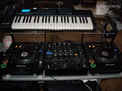 Our MEMBERS can Enlarge : DJ booth update (3)