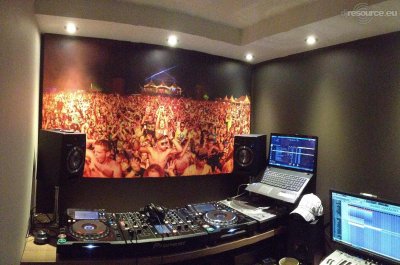 Our MEMBERS can Enlarge : Dj booth