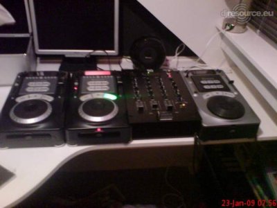 Our MEMBERS can Enlarge : paultjeuh's DJ-Booth 2008-2009