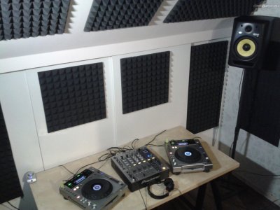 Show this booth : pietervd's DJ -Booth Oct'12