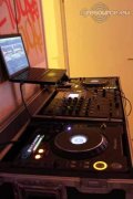 poedel-s-DJ-Booth