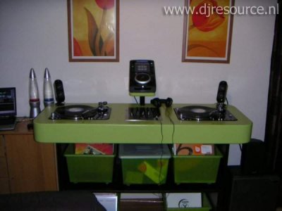 Our MEMBERS can Enlarge : riso's dj-booth