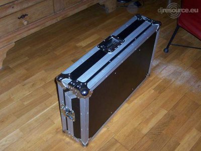 Our MEMBERS can Enlarge : flightcase