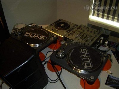 Enlarge : Robbiel : DJ Booth Enlarge : Robbiel : DJ Booth