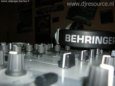 Our MEMBERS can Enlarge : my dj booth