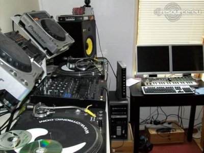 Our MEMBERS can Enlarge : sanderk's DJ-Booth