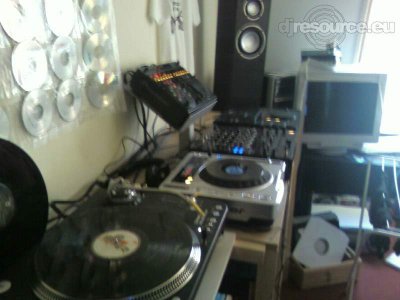 Booth: pioneer-shit