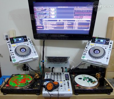Show this booth : sl1200ltd's DJ - Nov. 2012