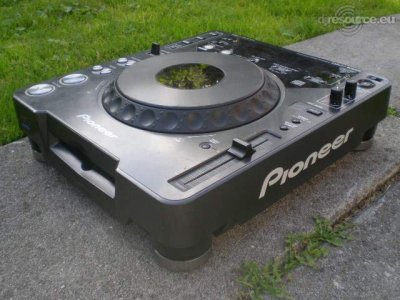 Our MEMBERS can Enlarge : 2. CDJ 1000 mk1
