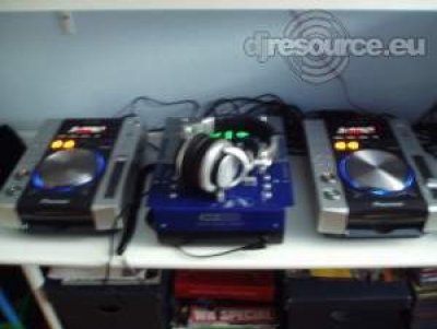 Our MEMBERS can Enlarge : dj-booth-bovenkant