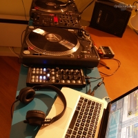 tomanskie-s-DJ-Booth-Jan-11