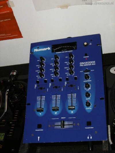 Our MEMBERS can Enlarge : Numark DM2000X