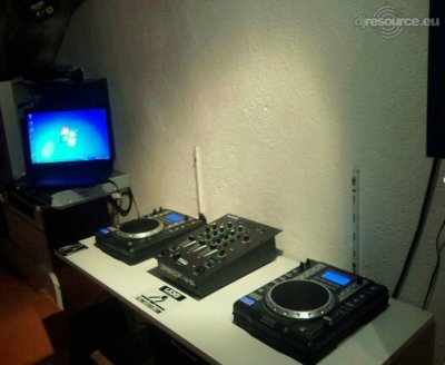 Booth: venzi's DJ Booth Jan'11