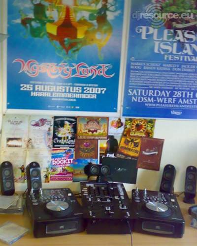 Our MEMBERS can Enlarge : booth