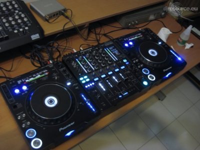 Our MEMBERS can Enlarge : CDJ1000MK3 + DJM800 + Custom LED blue