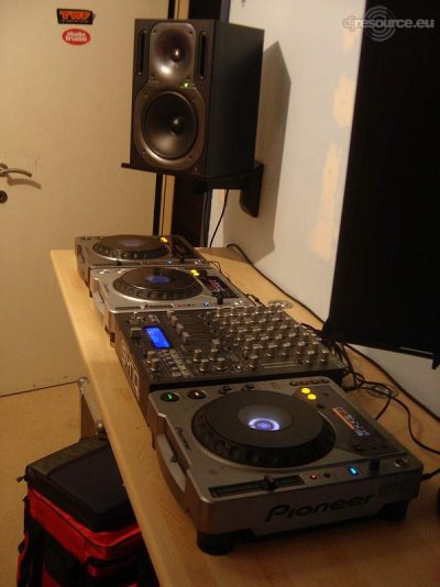 Booth: xtra cd player