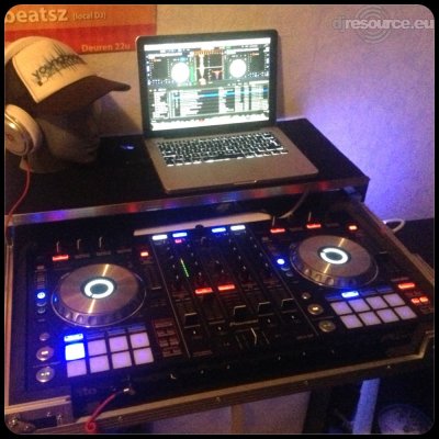 Show this booth : youngbeatsz's DJ -Booth Apr'13