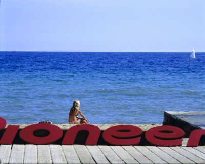 Our MEMBERS can Enlarge : Pioneer on the Beach