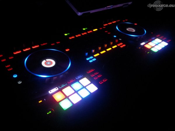 Our MEMBERS can Enlarge : Cupido DJ Booth