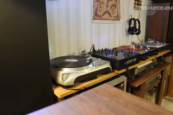 Our MEMBERS can Enlarge : AudioRelives DJ Booth