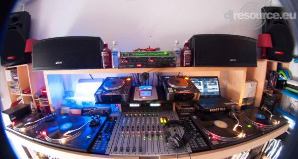 Our MEMBERS can Enlarge : joqueval DJ Booth