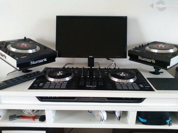Our MEMBERS can Enlarge : D-One DJ Booth
